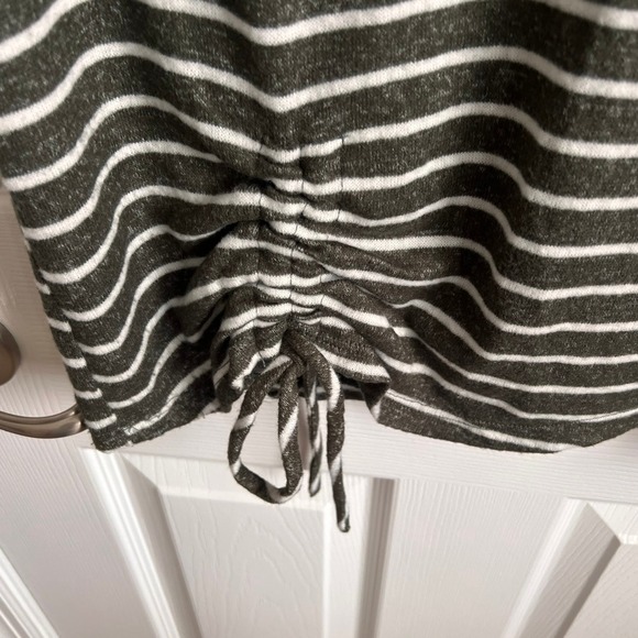 Lavish Striped Olive Green White Knit‎ Top with Drawstring - Size M - Picture 3 of 8